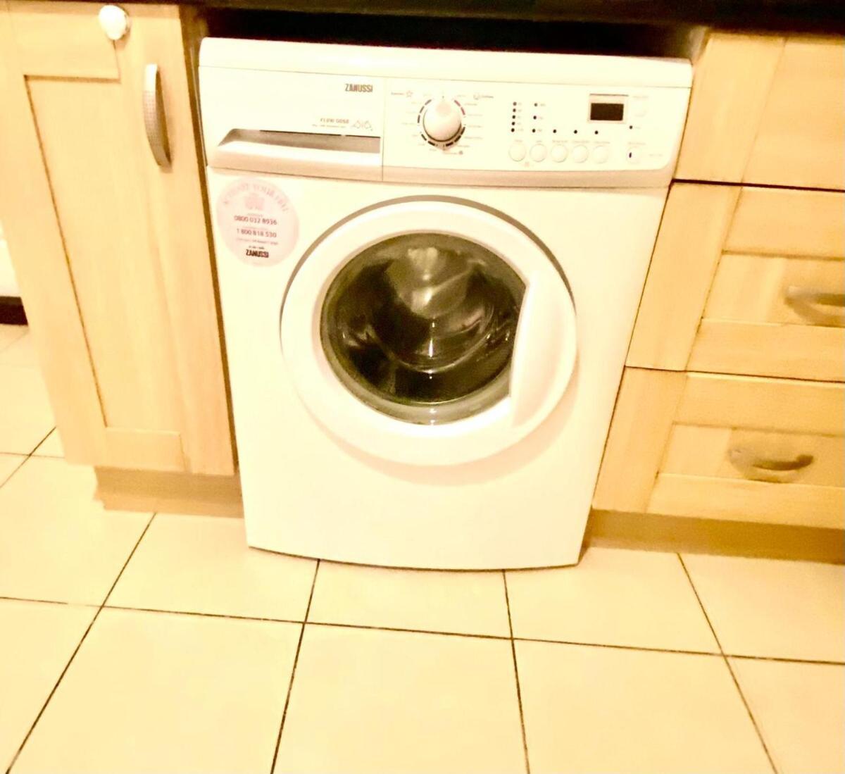 Lovely Ground Floor 2 Bedroom House Ealing Holiday home London