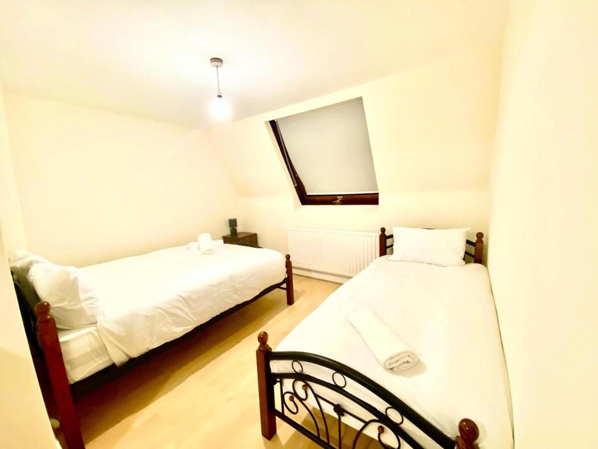 Lovely Ground Floor 2 Bedroom House Ealing Holiday home