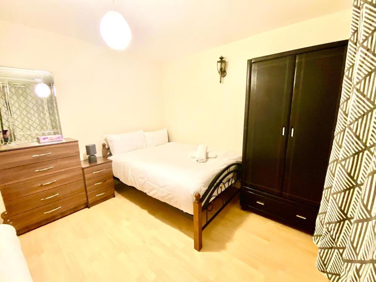 Holiday home Lovely Ground Floor 2 Bedroom House Ealing London